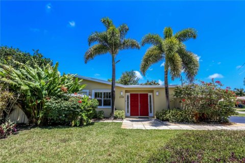 House in Wilton Manors, Florida 4 bedrooms, 150.87 sq.m. № 1890009 - photo 2