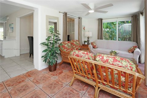 House in Wilton Manors, Florida 4 bedrooms, 150.87 sq.m. № 1890009 - photo 29