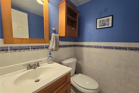 Condominio en alquiler en Miami, Florida, 1 dormitorio, 104.52 m2 № 1955587 - foto 11