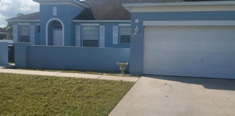 Casa en Port St. Lucie, Florida 4 dormitorios, 153.29 m2 № 2382696