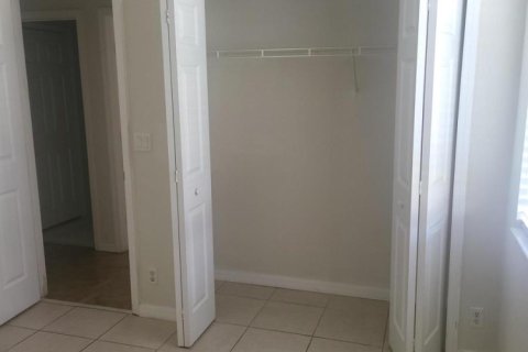 Casa en venta en Port St. Lucie, Florida, 4 dormitorios, 153.29 m2 № 2382696 - foto 17