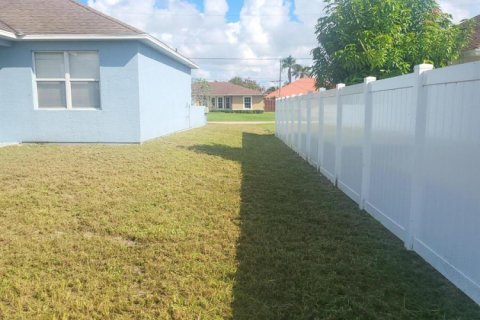 Casa en venta en Port St. Lucie, Florida, 4 dormitorios, 153.29 m2 № 2382696 - foto 26
