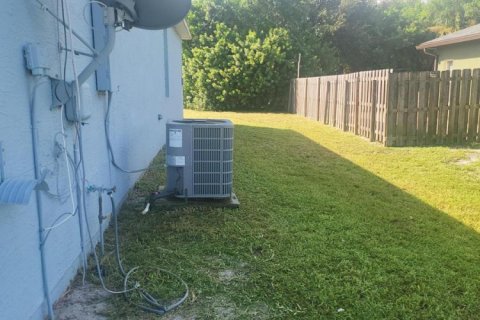 Casa en venta en Port St. Lucie, Florida, 4 dormitorios, 153.29 m2 № 2382696 - foto 13