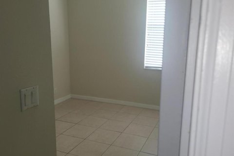 Casa en venta en Port St. Lucie, Florida, 4 dormitorios, 153.29 m2 № 2382696 - foto 23