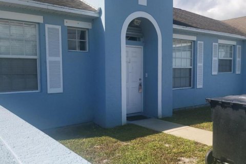 Casa en venta en Port St. Lucie, Florida, 4 dormitorios, 153.29 m2 № 2382696 - foto 2