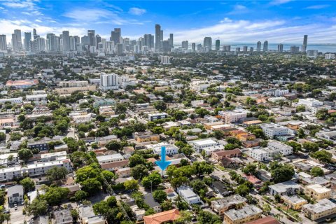 House in Miami, Florida 3 bedrooms, 74.69 sq.m. № 2086391 - photo 21