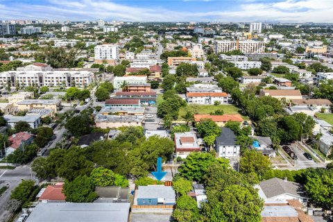 House in Miami, Florida 3 bedrooms, 74.69 sq.m. № 2086391 - photo 23