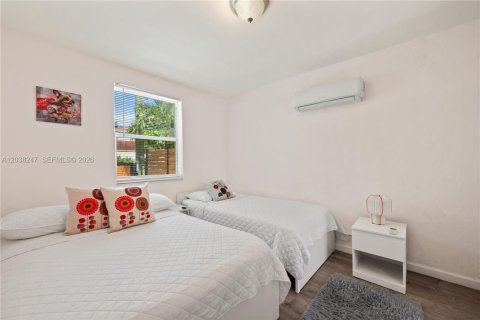 House in Miami, Florida 3 bedrooms, 74.69 sq.m. № 2086391 - photo 12