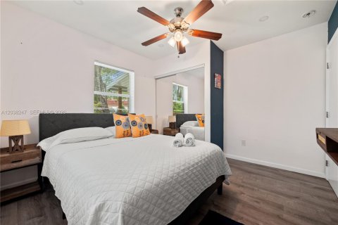 House in Miami, Florida 3 bedrooms, 74.69 sq.m. № 2086391 - photo 8