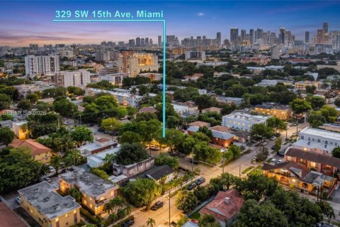 House in Miami, Florida 3 bedrooms, 74.69 sq.m. № 2086391 - photo 18