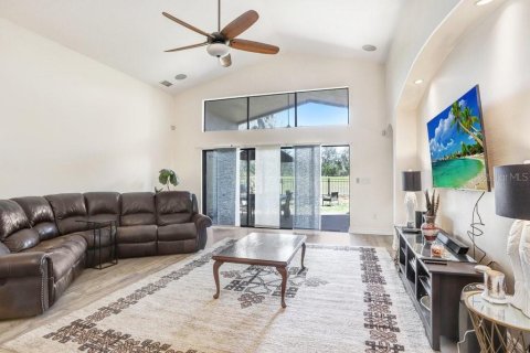 House in Fish Hawk, Florida 4 bedrooms, 300.07 sq.m. № 2220527 - photo 8