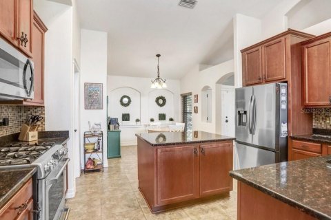 House in Fish Hawk, Florida 4 bedrooms, 300.07 sq.m. № 2220527 - photo 3