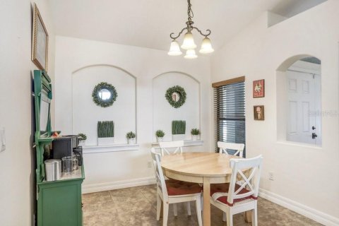 House in Fish Hawk, Florida 4 bedrooms, 300.07 sq.m. № 2220527 - photo 6