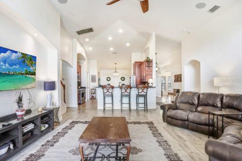 House in Fish Hawk, Florida 4 bedrooms, 300.07 sq.m. № 2220527 - photo 7