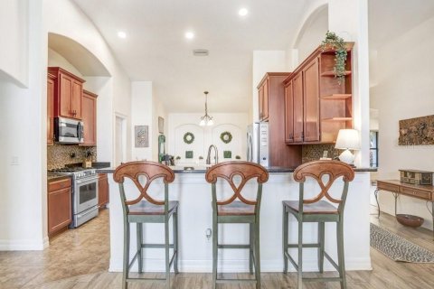 House in Fish Hawk, Florida 4 bedrooms, 300.07 sq.m. № 2220527 - photo 5
