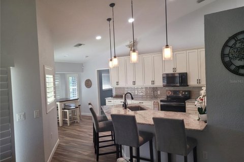 House in Punta Gorda, Florida 3 bedrooms, 155.33 sq.m. № 2205138 - photo 8