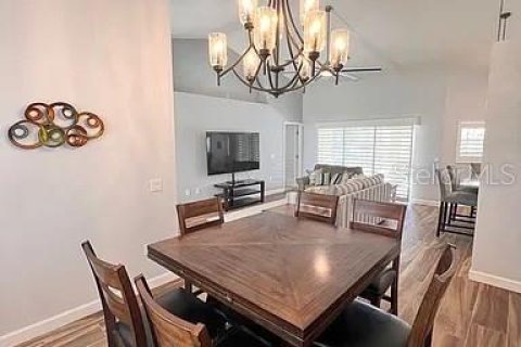 House in Punta Gorda, Florida 3 bedrooms, 155.33 sq.m. № 2205138 - photo 10