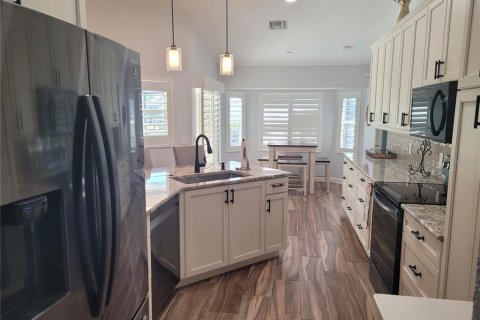 House in Punta Gorda, Florida 3 bedrooms, 155.33 sq.m. № 2205138 - photo 7