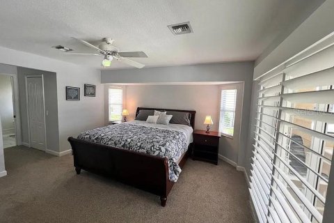 House in Punta Gorda, Florida 3 bedrooms, 155.33 sq.m. № 2205138 - photo 11