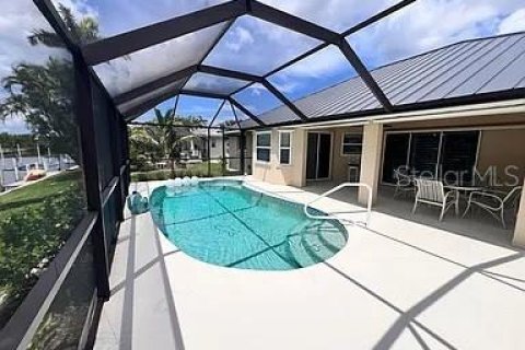 House in Punta Gorda, Florida 3 bedrooms, 155.33 sq.m. № 2205138 - photo 21