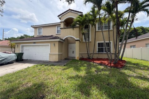 House in Pembroke Pines, Florida 5 bedrooms, 248.79 sq.m. № 2337572