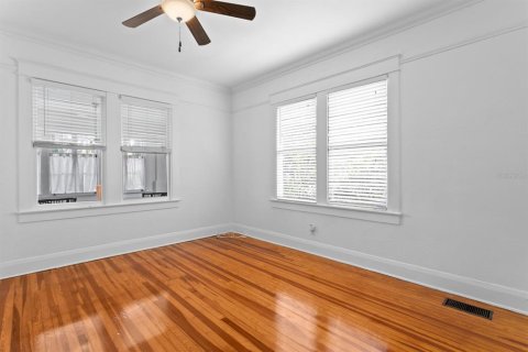Casa en venta en Tampa, Florida, 4 dormitorios, 206.8 m2 № 2334105 - foto 29