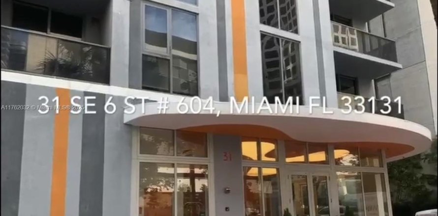 Condominio en Miami, Florida, 1 dormitorio № 1868668