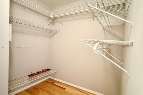 Villa ou maison à louer à Hollywood, Floride: 3 chambres, 190.08 m2 № 1924212 - photo 23