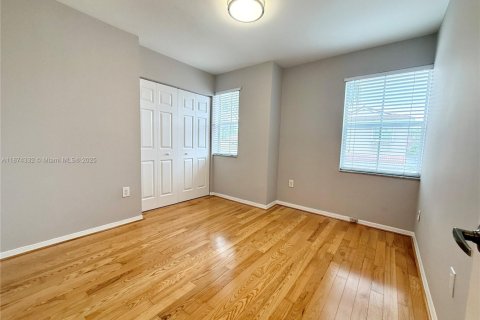 Villa ou maison à louer à Hollywood, Floride: 3 chambres, 190.08 m2 № 1924212 - photo 28