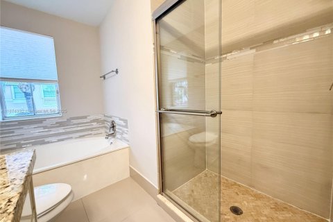 Villa ou maison à louer à Hollywood, Floride: 3 chambres, 190.08 m2 № 1924212 - photo 21