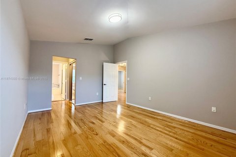 Villa ou maison à louer à Hollywood, Floride: 3 chambres, 190.08 m2 № 1924212 - photo 19