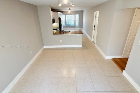 Villa ou maison à louer à Hollywood, Floride: 3 chambres, 190.08 m2 № 1924212 - photo 9