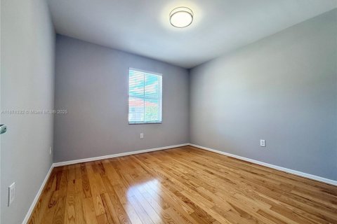 Villa ou maison à louer à Hollywood, Floride: 3 chambres, 190.08 m2 № 1924212 - photo 25