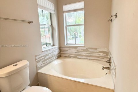 Villa ou maison à louer à Hollywood, Floride: 3 chambres, 190.08 m2 № 1924212 - photo 22