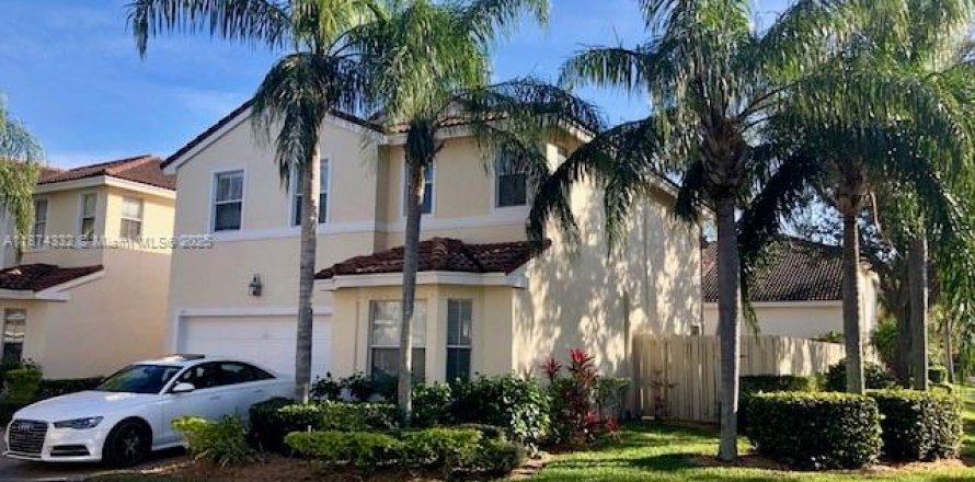 Villa ou maison à Hollywood, Floride 3 chambres, 190.08 m2 № 1924212