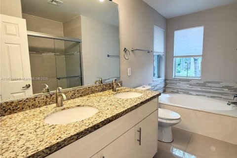 Villa ou maison à louer à Hollywood, Floride: 3 chambres, 190.08 m2 № 1924212 - photo 20