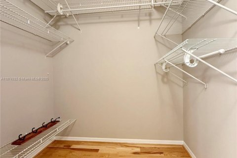 Villa ou maison à louer à Hollywood, Floride: 3 chambres, 190.08 m2 № 1924212 - photo 24