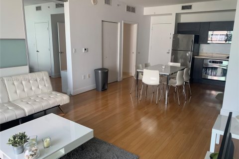 Condo in Miami, Florida, 1 bedroom № 2152545 - photo 3