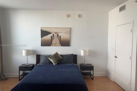 Condo in Miami, Florida, 1 bedroom № 2152545 - photo 9
