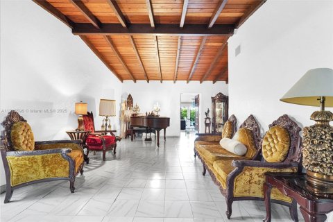 Купить коммерческую недвижимость в Майами, Флорида № 1971648 - фото 5