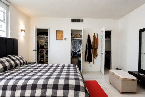Condo in Fort Lauderdale, Florida, 1 bedroom  № 2078210 - photo 12