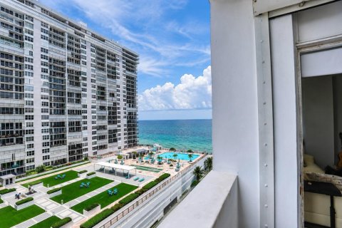Condo in Fort Lauderdale, Florida, 1 bedroom  № 2078210 - photo 2
