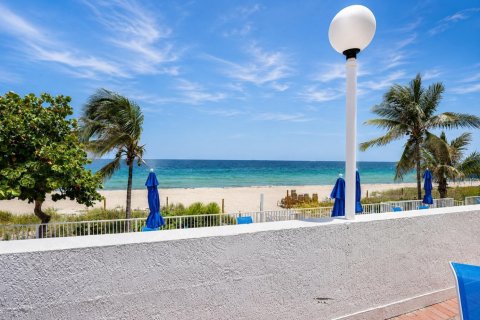 Condo in Fort Lauderdale, Florida, 1 bedroom  № 2078210
