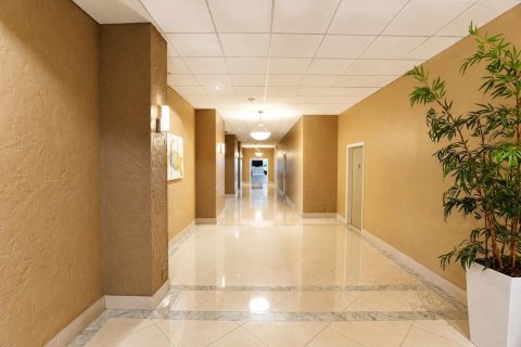 Condo in Fort Lauderdale, Florida, 1 bedroom  № 2078210 - photo 23