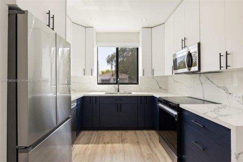 Propiedad comercial en venta en Miami, Florida, 260.13 m2 № 1940470 - foto 26