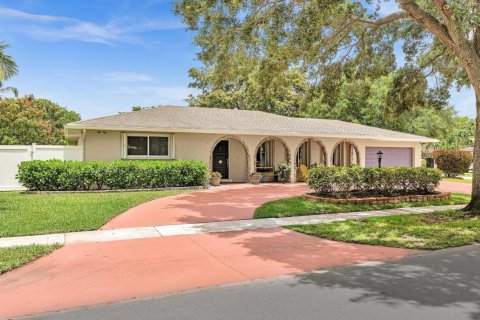 House in Plantation, Florida 4 bedrooms, 224.82 sq.m. № 2087467 - photo 4