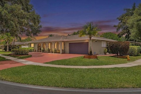 House in Plantation, Florida 4 bedrooms, 224.82 sq.m. № 2087467