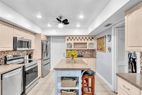 House in Plantation, Florida 4 bedrooms, 224.82 sq.m. № 2087467 - photo 18
