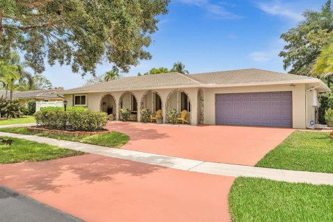 House in Plantation, Florida 4 bedrooms, 224.82 sq.m. № 2087467 - photo 2