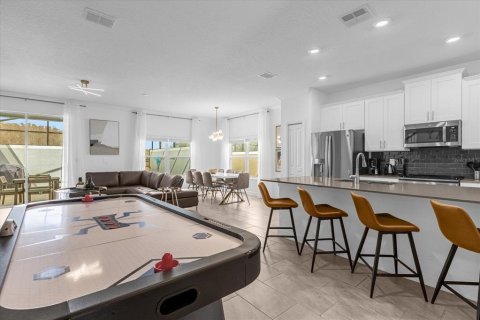 Adosado en venta en Kissimmee, Florida, 5 dormitorios, 201.41 m2 № 1684538 - foto 10